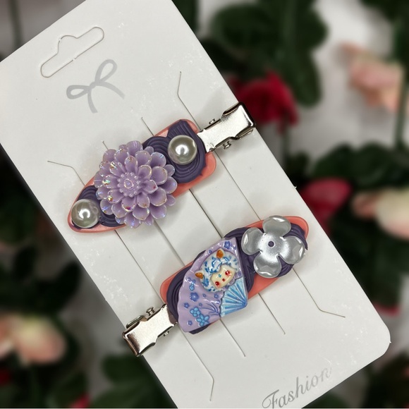 Hand Crafted Accessories - Kawaii Handmade Cream Glue Floral Hair Clips with Purple Designs